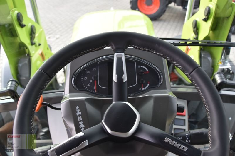 Traktor des Typs CLAAS AXOS  3.105 mit  FL 100 C, Neumaschine in Volkenschwand (Bild 14)
