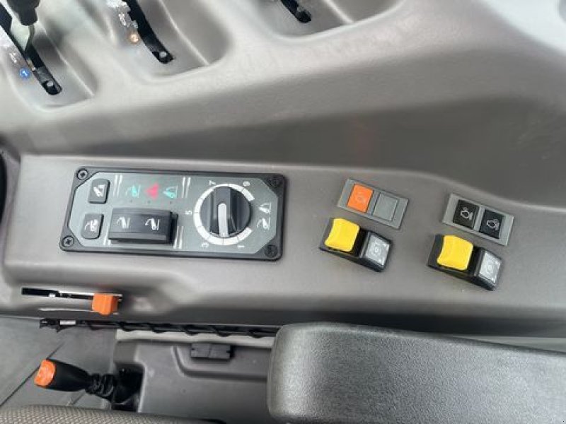 Traktor des Typs CLAAS Axos 3.105, Gebrauchtmaschine in Elixhausen (Bild 17)