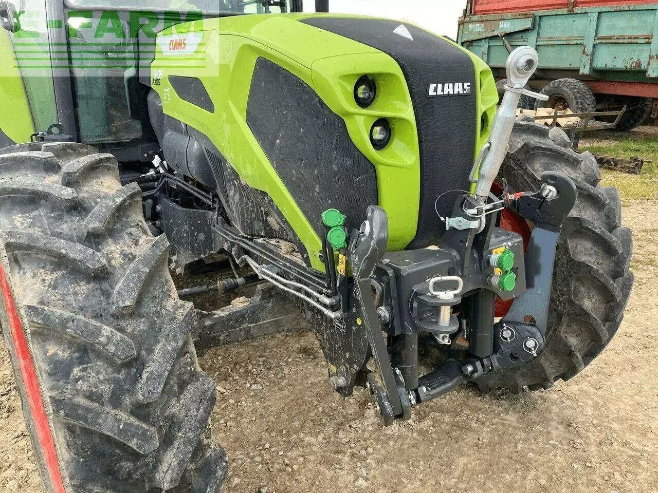 Traktor des Typs CLAAS axos 3.105, Gebrauchtmaschine in PLOUIGNEAU (Bild 2)