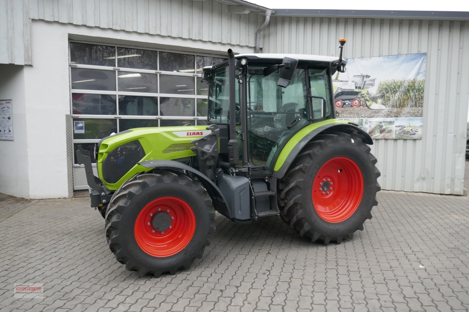Traktor des Typs CLAAS Axos 3.105, Neumaschine in Dorfen (Bild 1)
