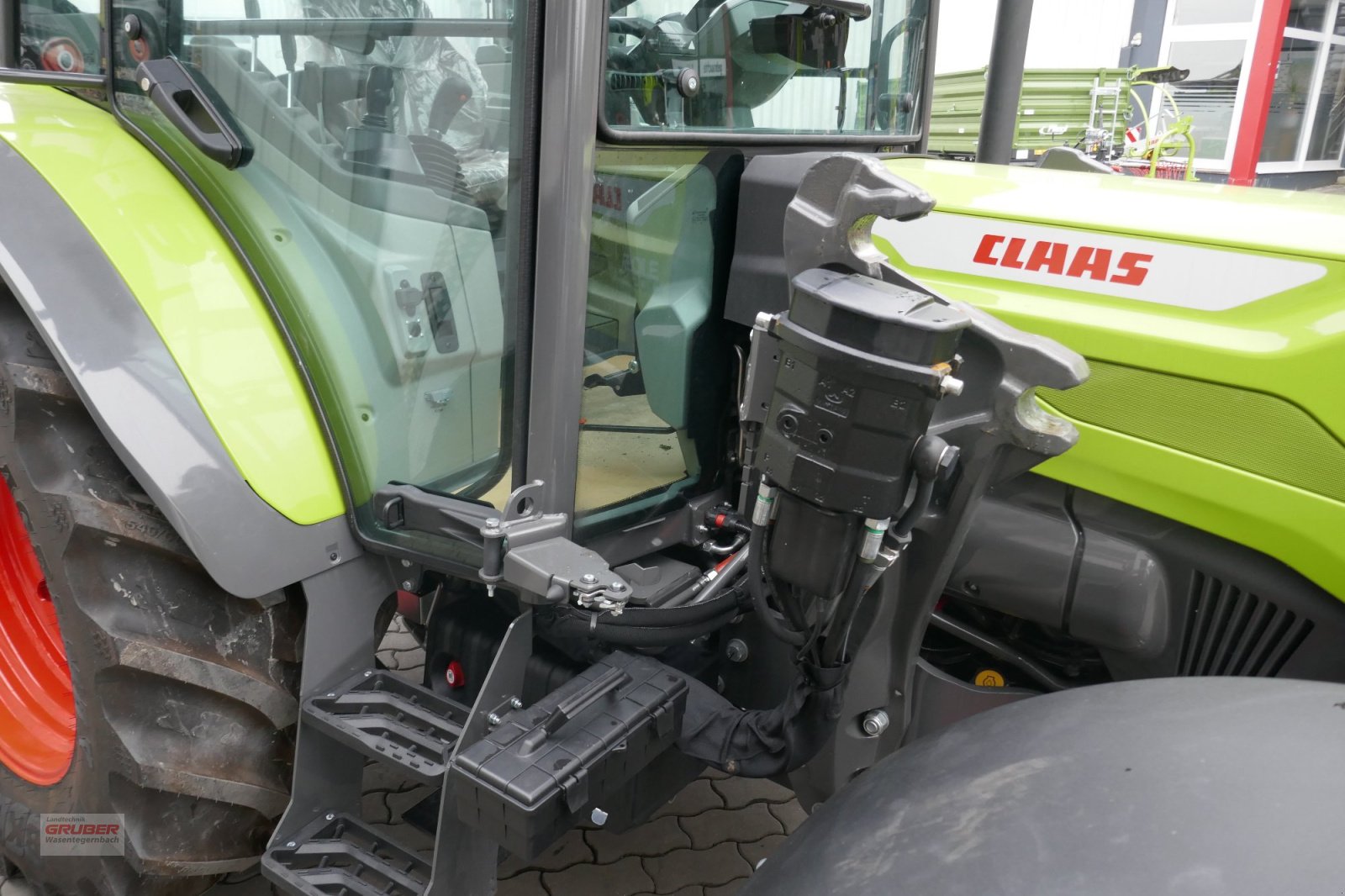 Traktor des Typs CLAAS Axos 3.105, Neumaschine in Dorfen (Bild 4)
