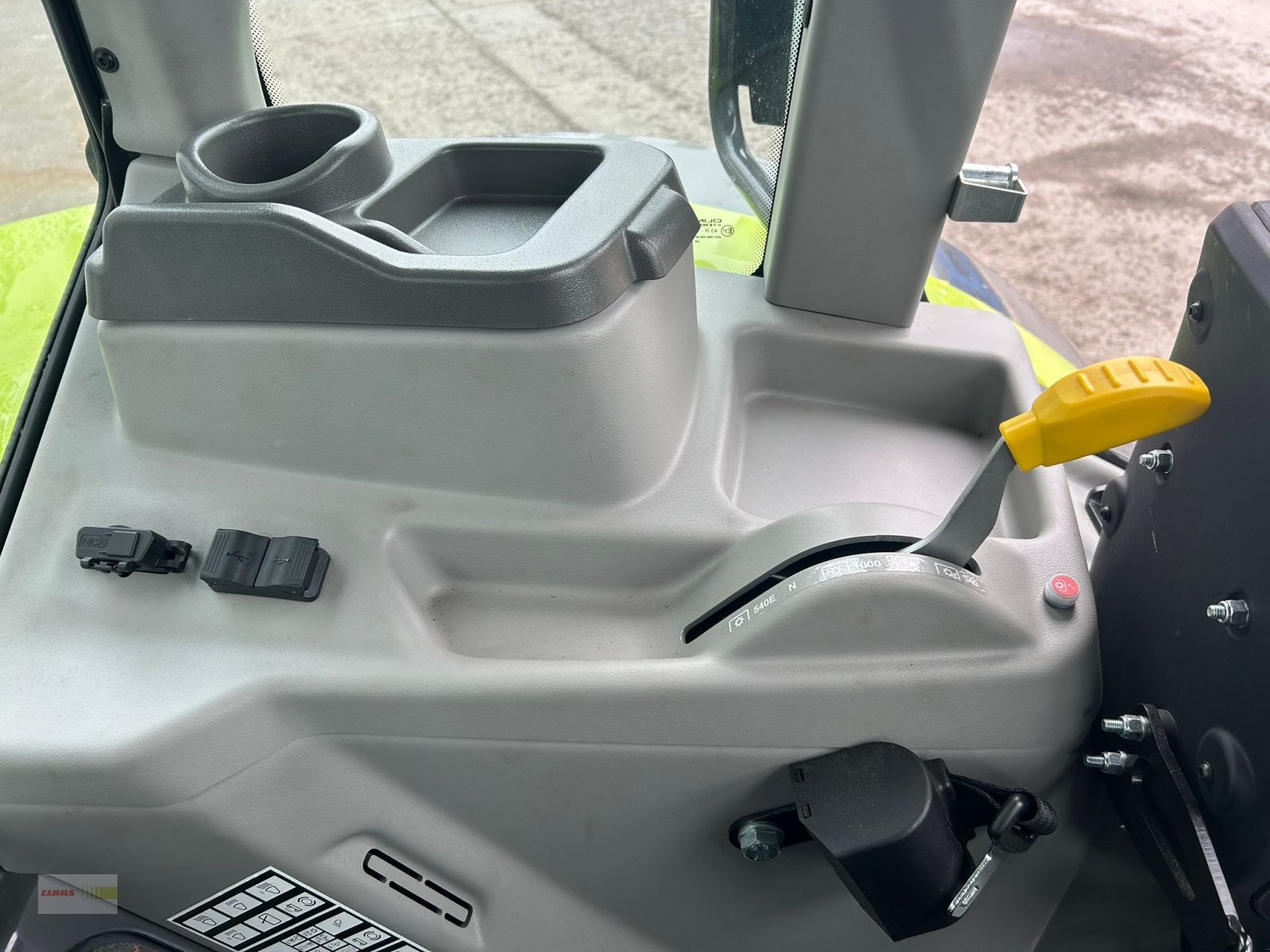 Traktor типа CLAAS Axos 3.105, Neumaschine в Langenau (Фотография 8)