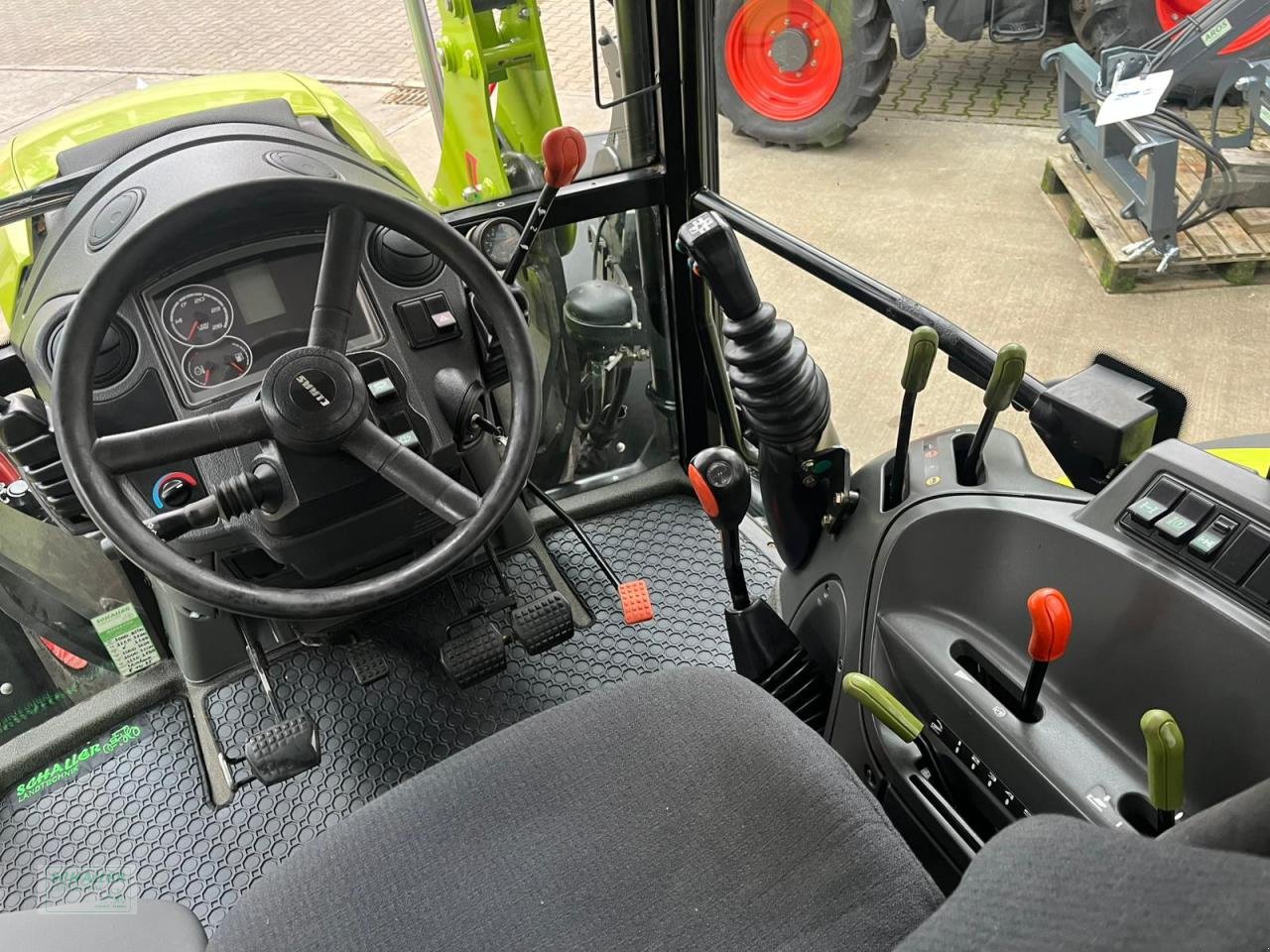 Traktor of the type CLAAS Axos 310c, Frontlader, FHZ, Drulu, sehr gepflegt, Gebrauchtmaschine in Geiselhöring (Picture 12)