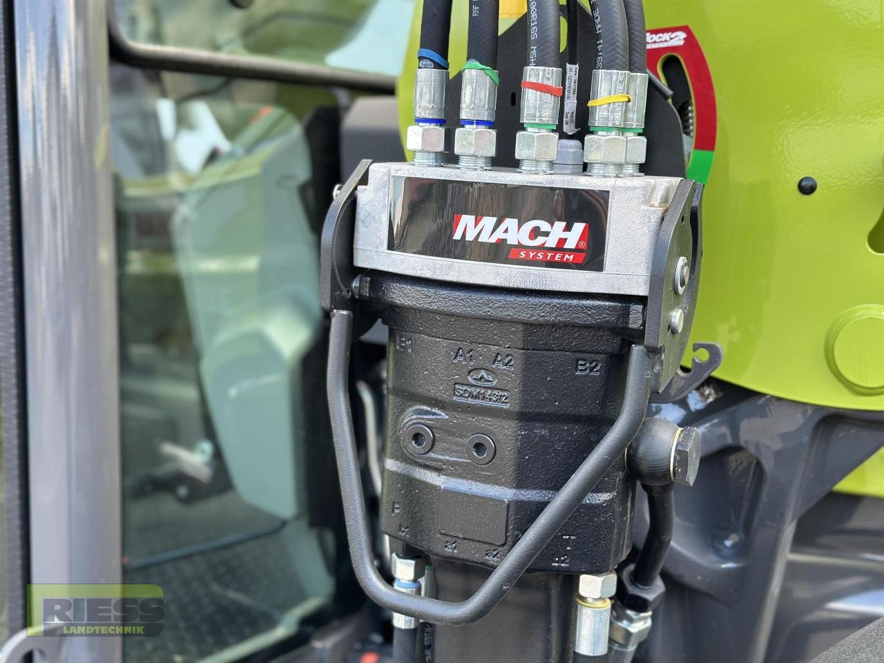 Traktor типа CLAAS AXOS 3.120 B13 + FL 100 C  FHZ, Vorführmaschine в Homberg/Ohm - Maulbach (Фотография 10)