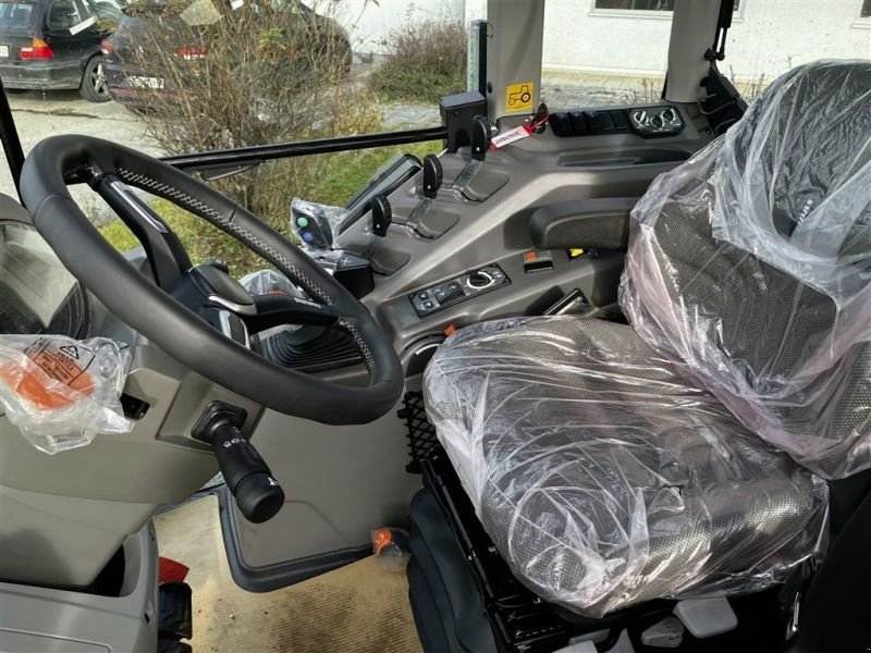 Traktor des Typs CLAAS AXOS  3.120, Neumaschine in Grabenstätt-Erlstätt (Bild 7)