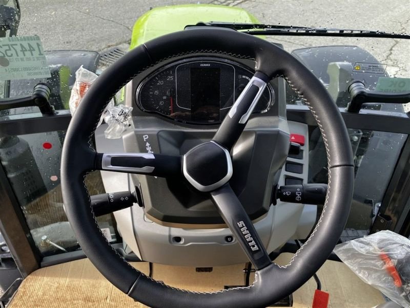 Traktor des Typs CLAAS AXOS  3.120, Neumaschine in Grabenstätt-Erlstätt (Bild 8)