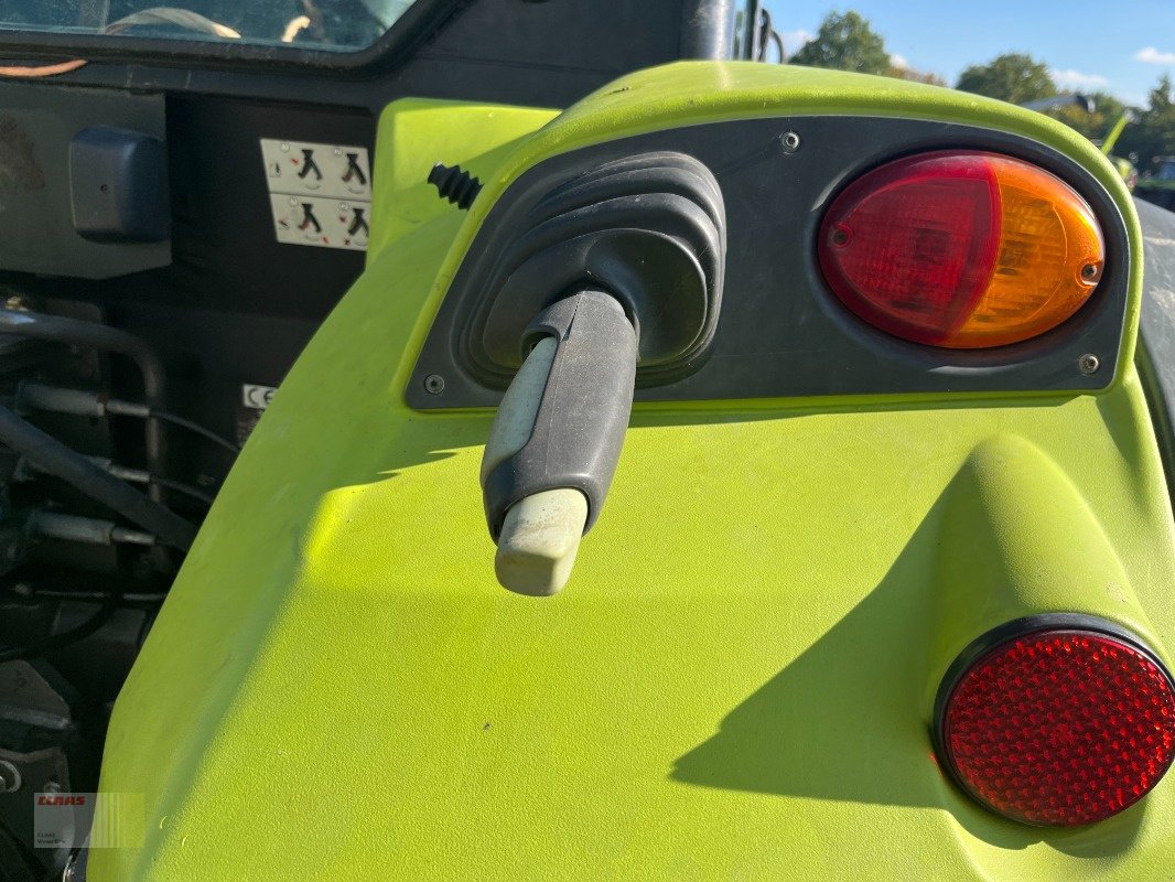 Traktor типа CLAAS AXOS 320 CX, Frontlader MX U10, Gebrauchtmaschine в Westerstede (Фотография 18)