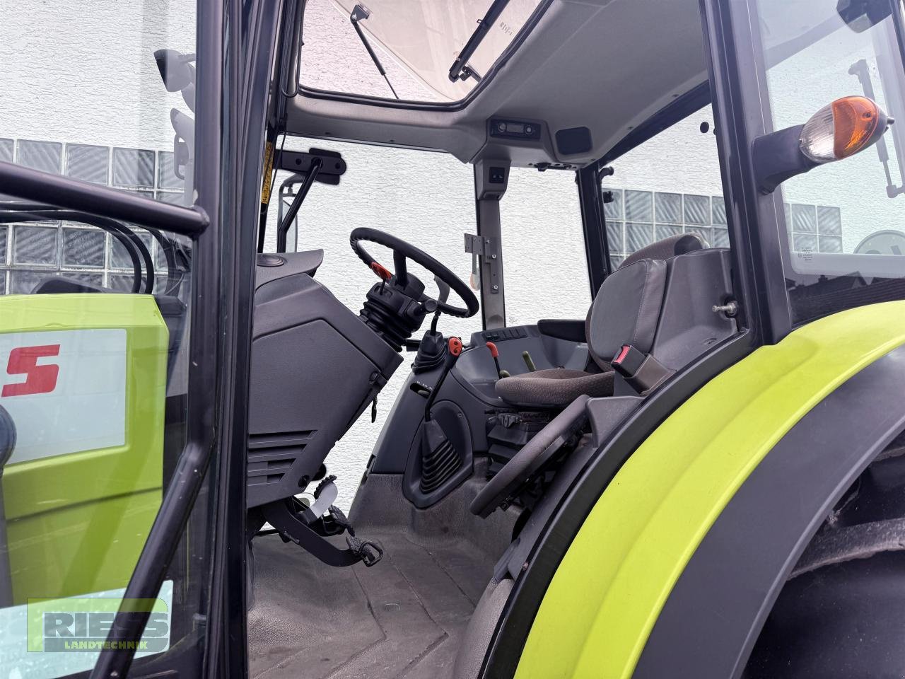 Traktor tipa CLAAS AXOS 320 CX Stoll FZ 20, Gebrauchtmaschine u Homberg/Ohm - Maulbach (Slika 15)