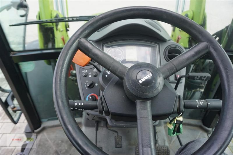 Traktor des Typs CLAAS AXOS 320 CX, Gebrauchtmaschine in Töging am Inn (Bild 13)
