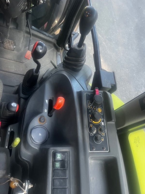 Traktor tipa CLAAS Axos 320 CX, Gebrauchtmaschine u Offenhausen (Slika 3)