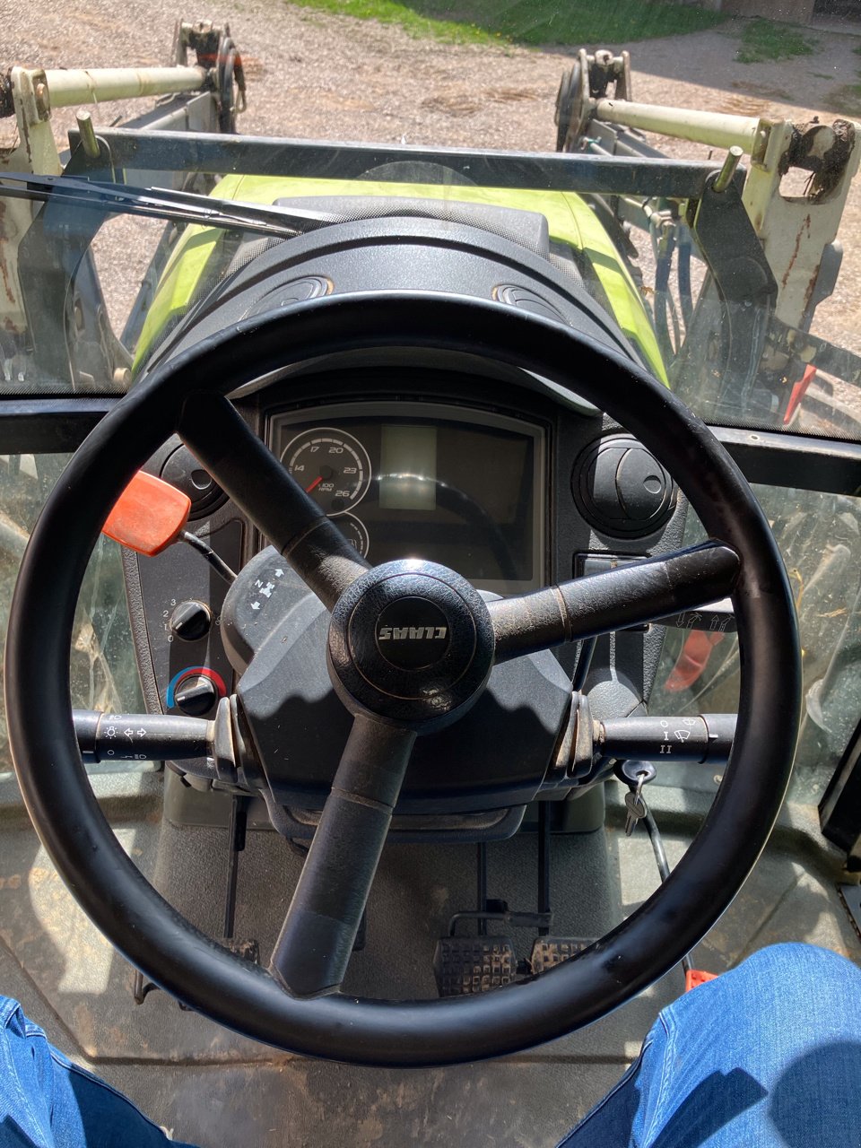 Traktor del tipo CLAAS AXOS 320 CX, Gebrauchtmaschine en MORLHON LE HAUT (Imagen 11)