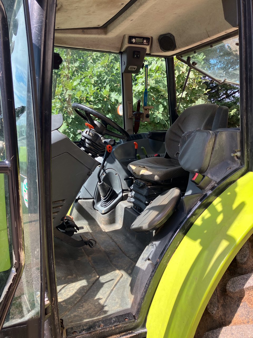 Traktor del tipo CLAAS AXOS 320 CX, Gebrauchtmaschine en MORLHON LE HAUT (Imagen 9)