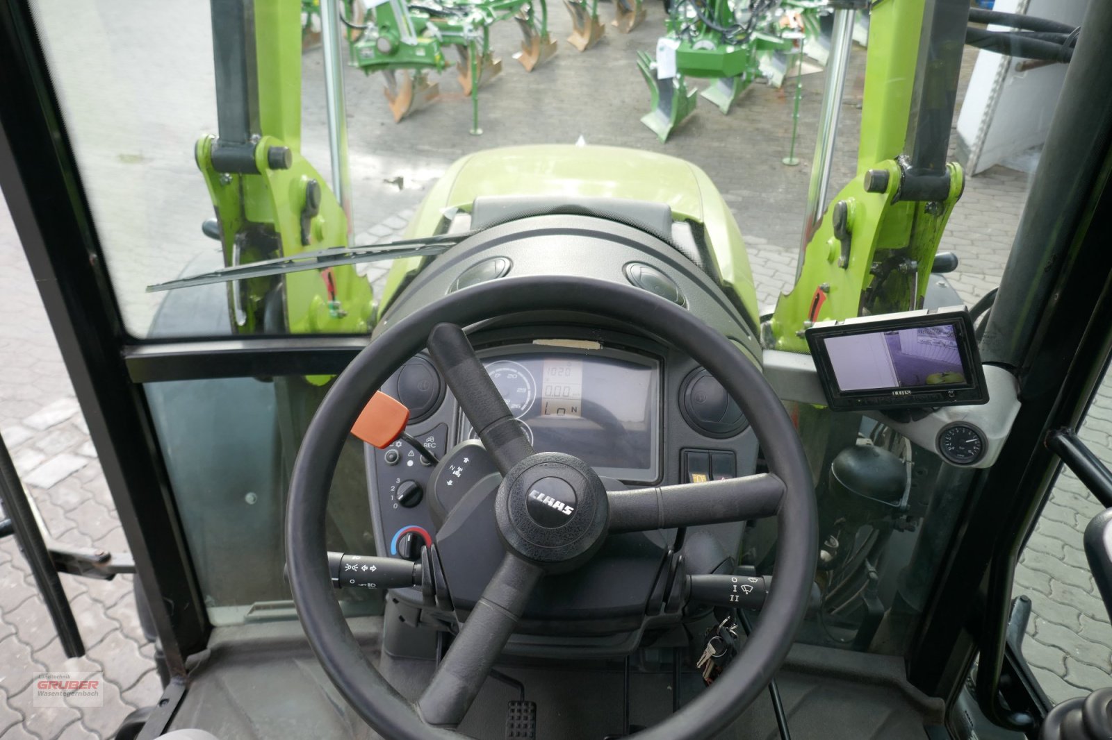 Traktor typu CLAAS Axos 320 CX, Gebrauchtmaschine v Dorfen (Obrázek 13)