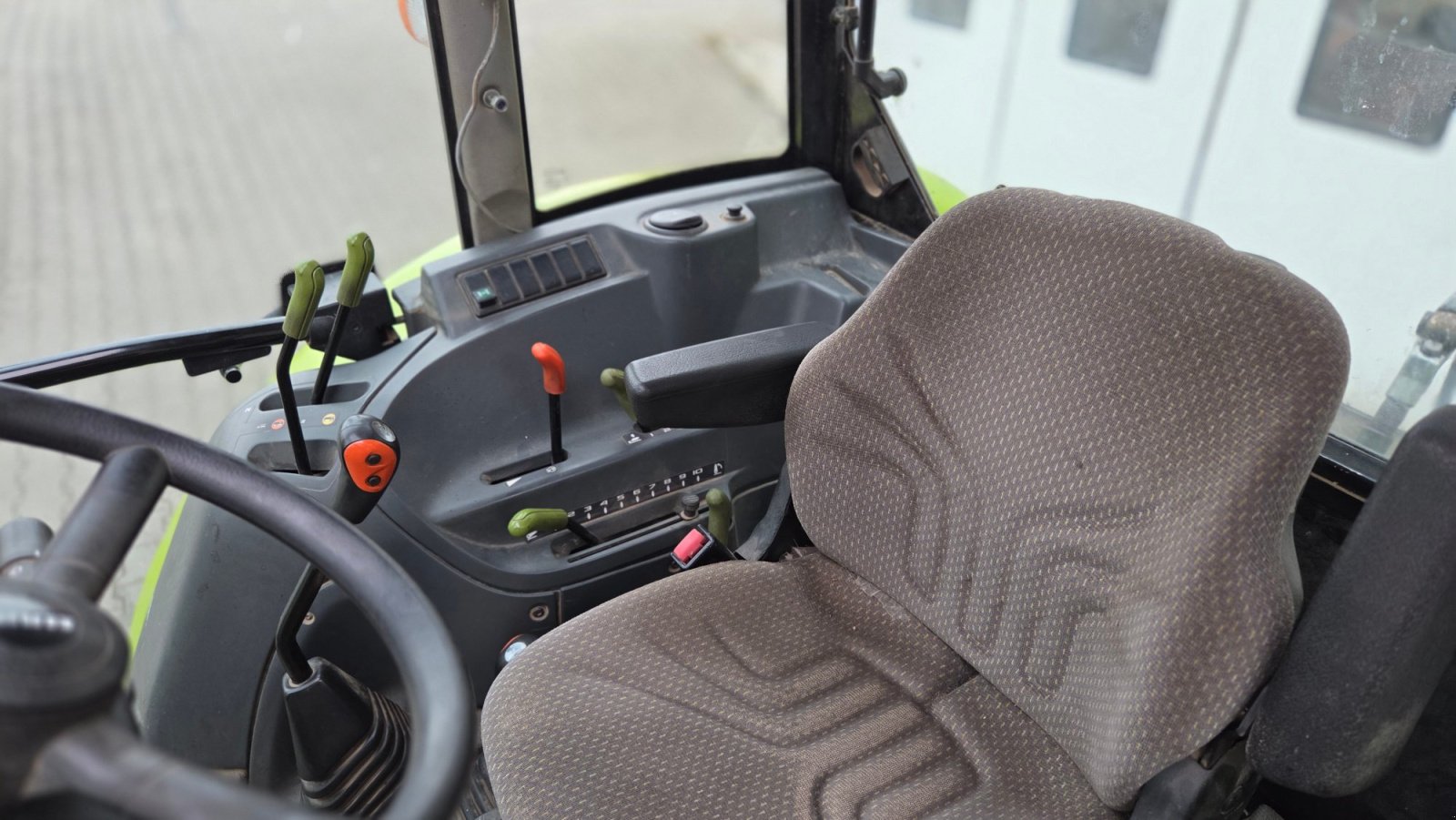 Traktor typu CLAAS Axos 320 CX, Gebrauchtmaschine v Amberg (Obrázek 10)