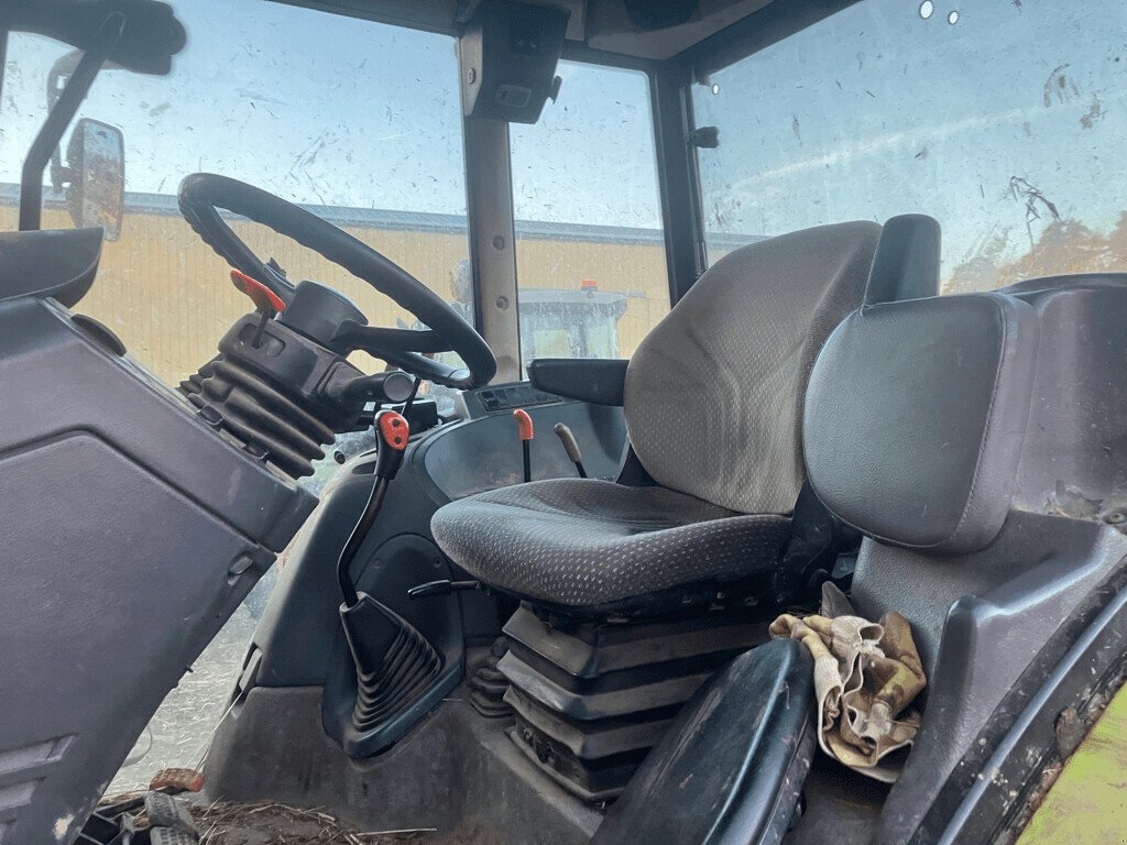 Traktor Türe ait CLAAS AXOS 320 CX, Gebrauchtmaschine içinde Feurs (resim 10)