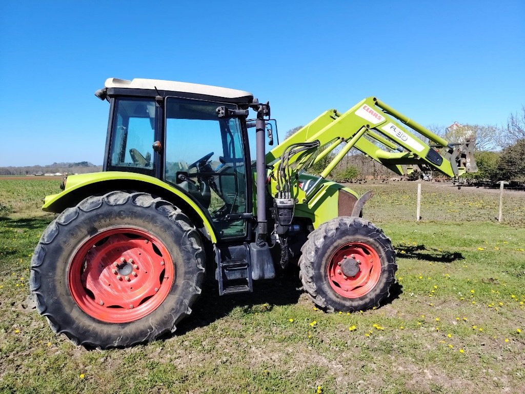 Traktor tipa CLAAS AXOS 320, Gebrauchtmaschine u Castel-Sarrazin (Slika 1)