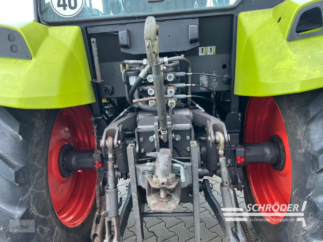 Traktor типа CLAAS AXOS 330 CX, Gebrauchtmaschine в Scharrel (Фотография 5)