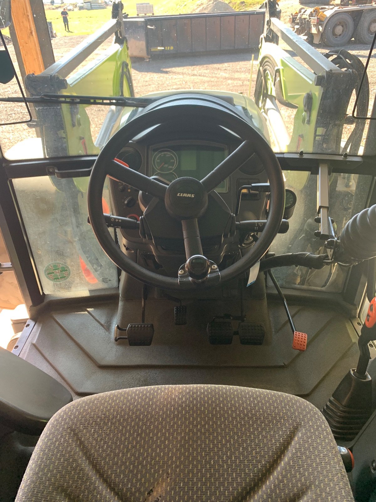 Traktor vrste CLAAS Axos 330 CX, Gebrauchtmaschine v Schankweiler (Slika 2)