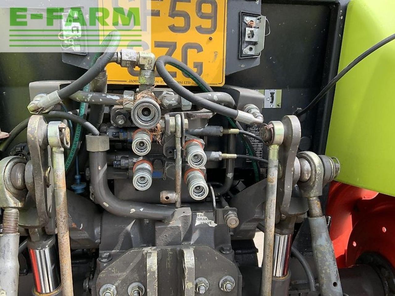 Traktor des Typs CLAAS axos 330 tractor (st19741), Gebrauchtmaschine in SHAFTESBURY (Bild 15)