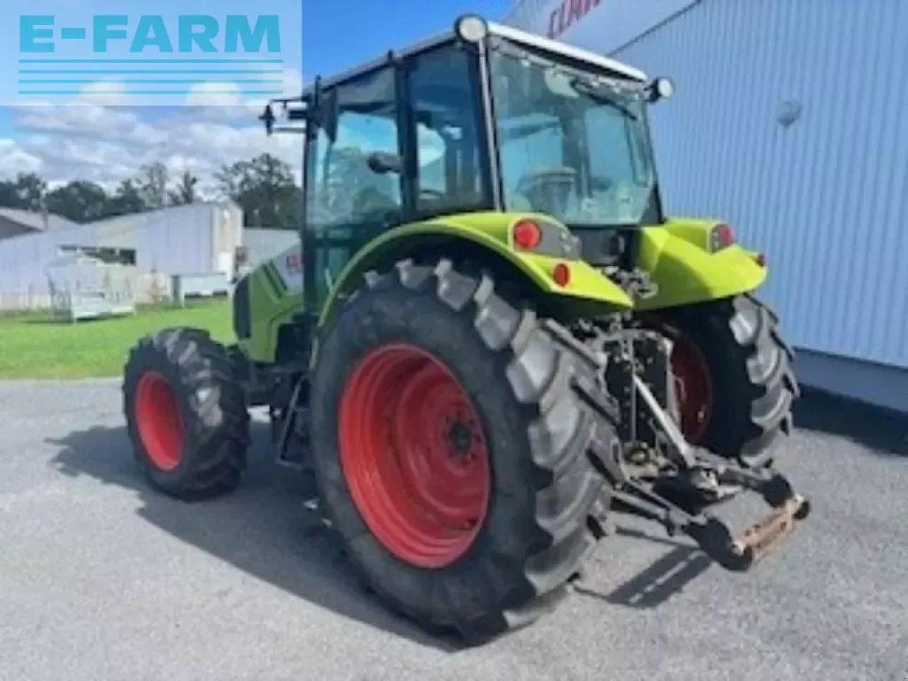Traktor typu CLAAS axos 330, Gebrauchtmaschine v SAINTE-GENEVIÈVE-SUR-ARGENCE (Obrázek 2)