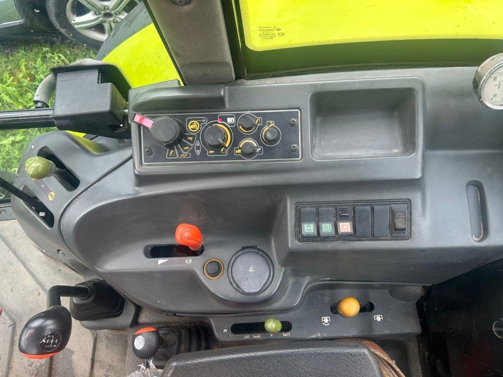 Traktor типа CLAAS Axos 330, Gebrauchtmaschine в Grosswangen (Фотография 5)