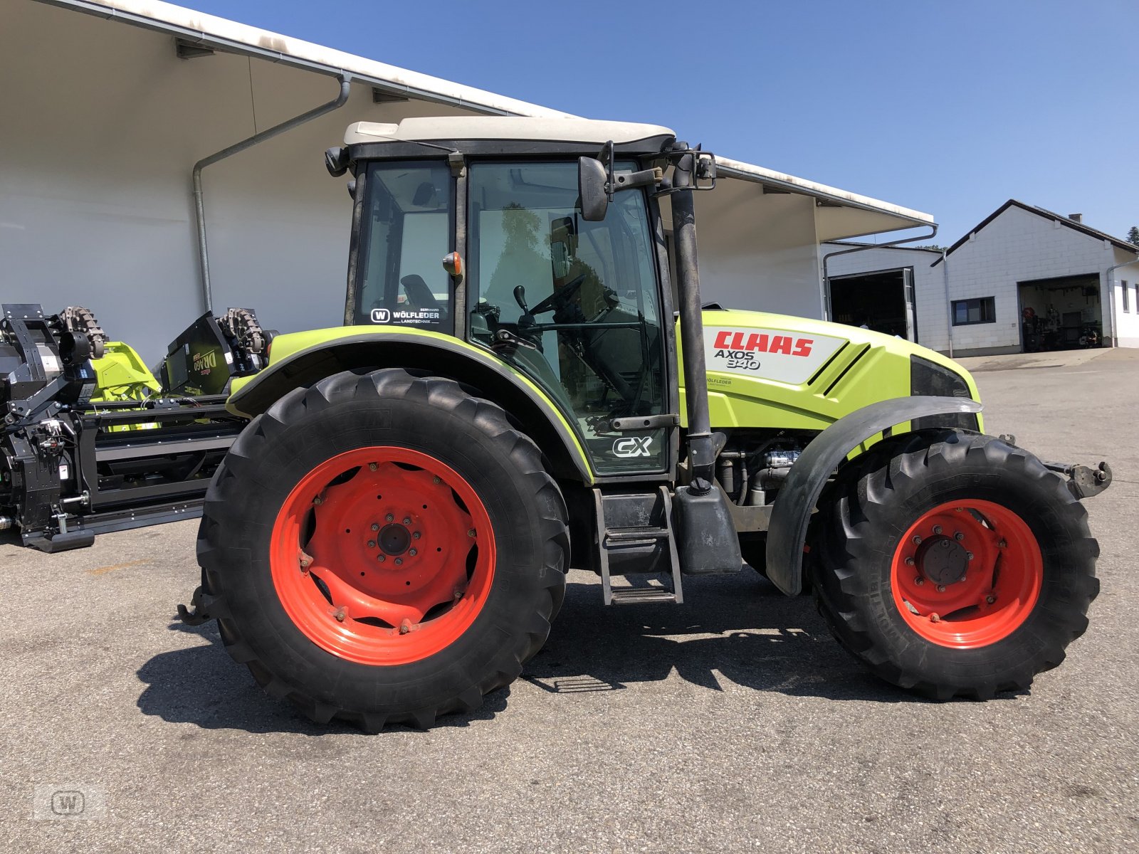 Traktor des Typs CLAAS Axos 340 CX, Gebrauchtmaschine in Zell an der Pram (Bild 2)