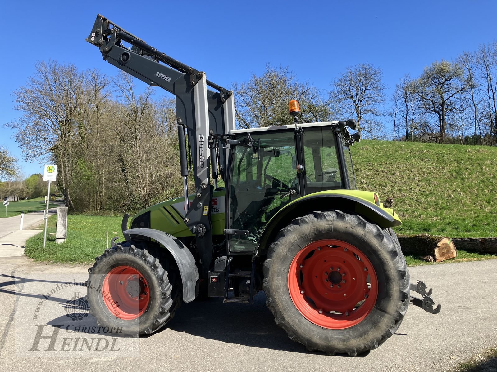 Traktor of the type CLAAS Axos 340 CX, Gebrauchtmaschine in Stephanshart (Picture 11)