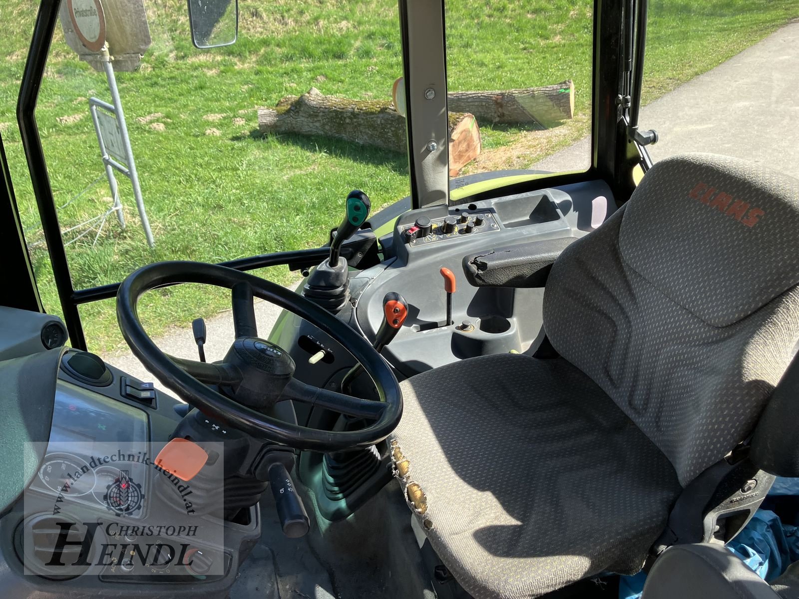 Traktor of the type CLAAS Axos 340 CX, Gebrauchtmaschine in Stephanshart (Picture 13)