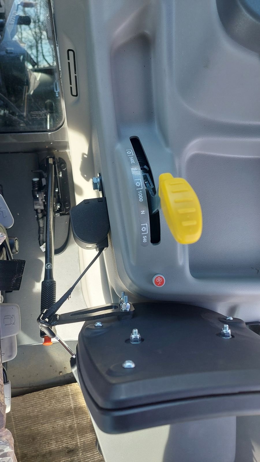 Traktor del tipo CLAAS Axos 3.95 Trend, Gebrauchtmaschine en Hollenthon (Imagen 6)