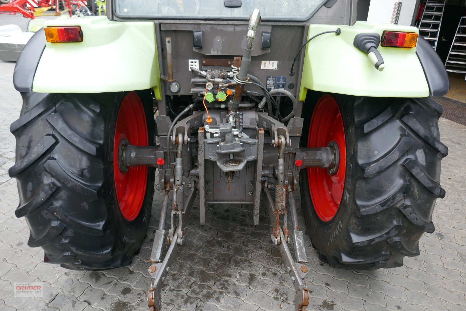 Traktor des Typs CLAAS Celtis 426 RX, Gebrauchtmaschine in Dorfen (Bild 5)