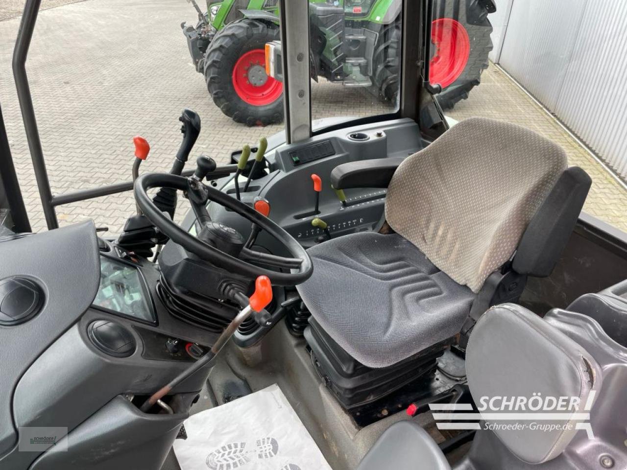 Traktor typu CLAAS CELTIS 426, Gebrauchtmaschine v Wildeshausen (Obrázek 17)