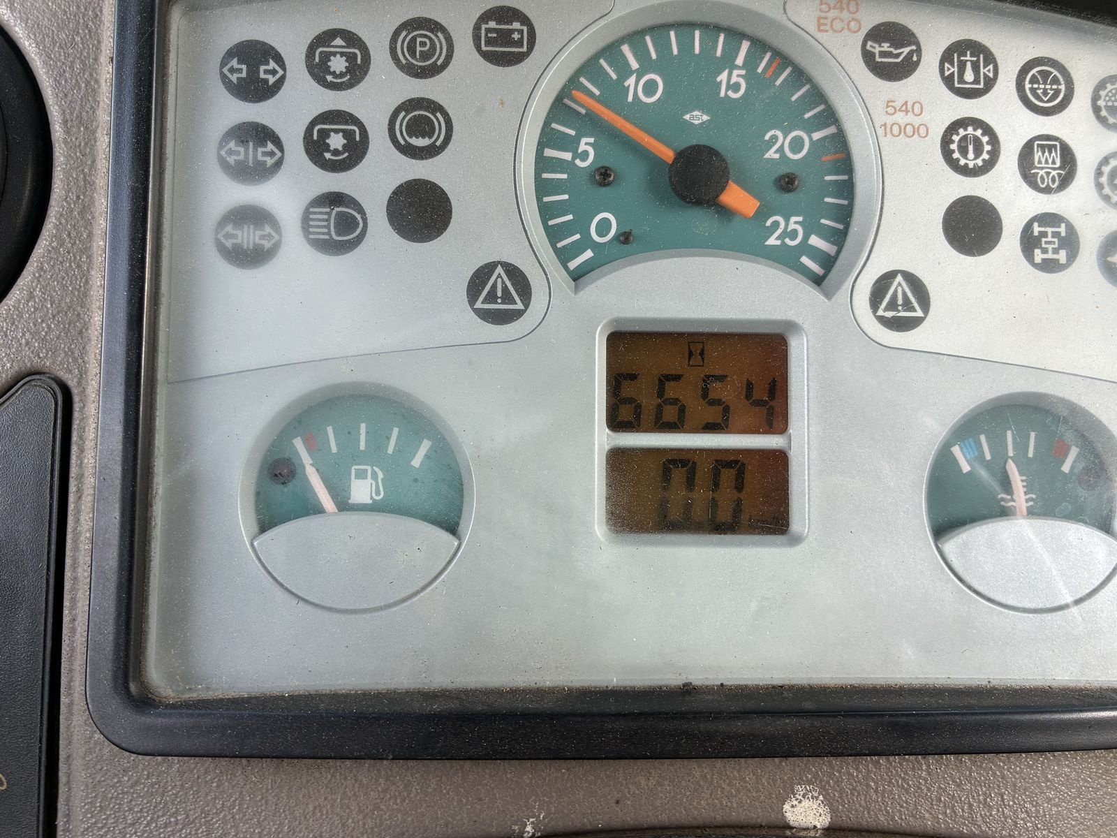 Traktor Türe ait CLAAS Celtis 436, Gebrauchtmaschine içinde Villach (resim 11)