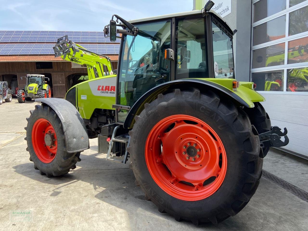 Traktor des Typs CLAAS CELTIS 456 RC mit Drulu u. Klima, in sehr schönem Zustand, Gebrauchtmaschine in Geiselhöring (Bild 5)