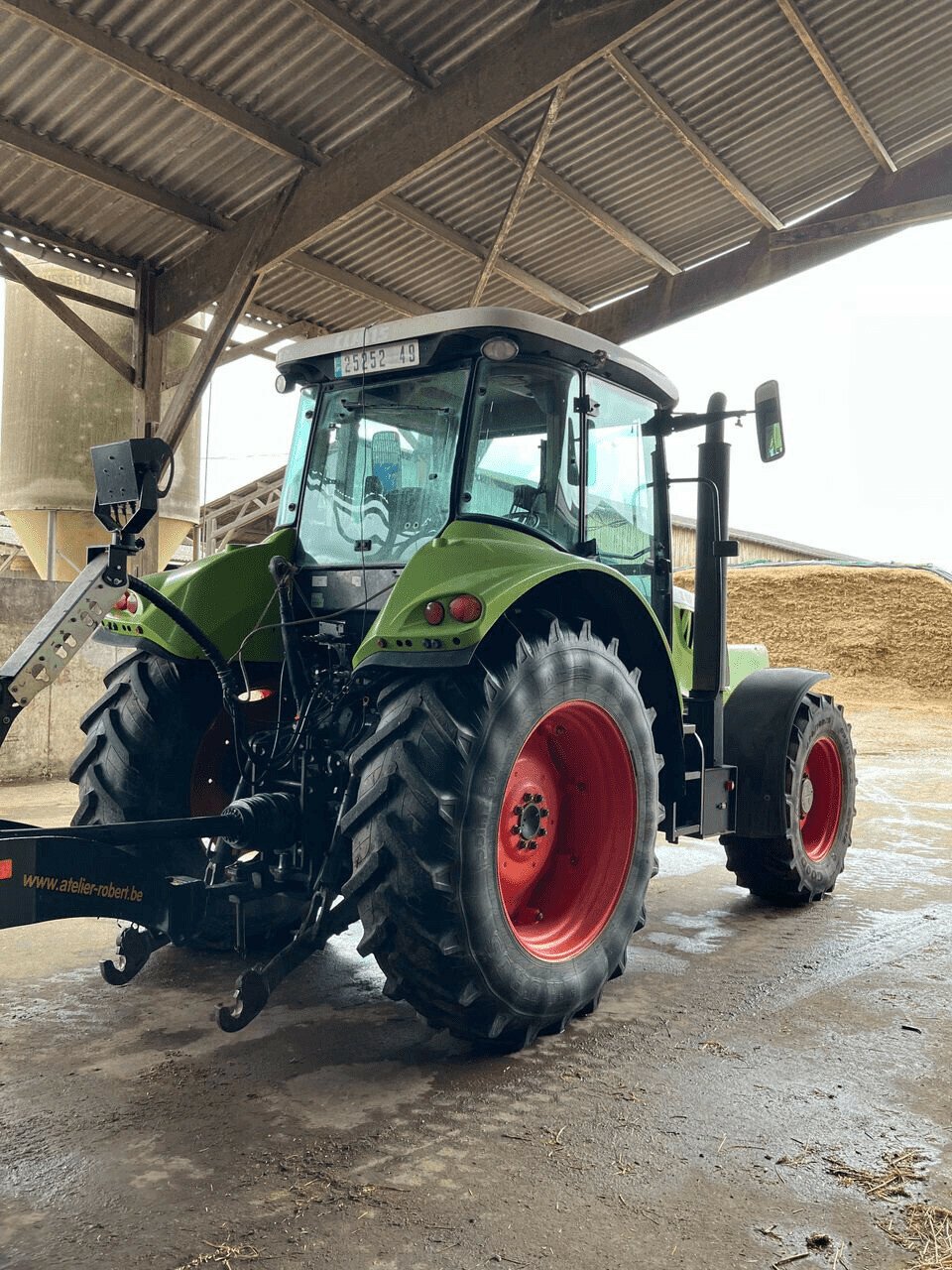 Traktor del tipo CLAAS CLAAS ARION 620 C, Gebrauchtmaschine In ST CLEMENT DE LA PLACE (Immagine 4)