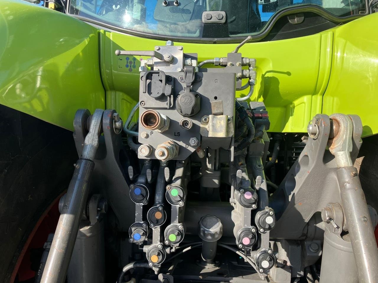 Traktor типа CLAAS CLAAS AXION 870, Gebrauchtmaschine в Brønderslev (Фотография 5)