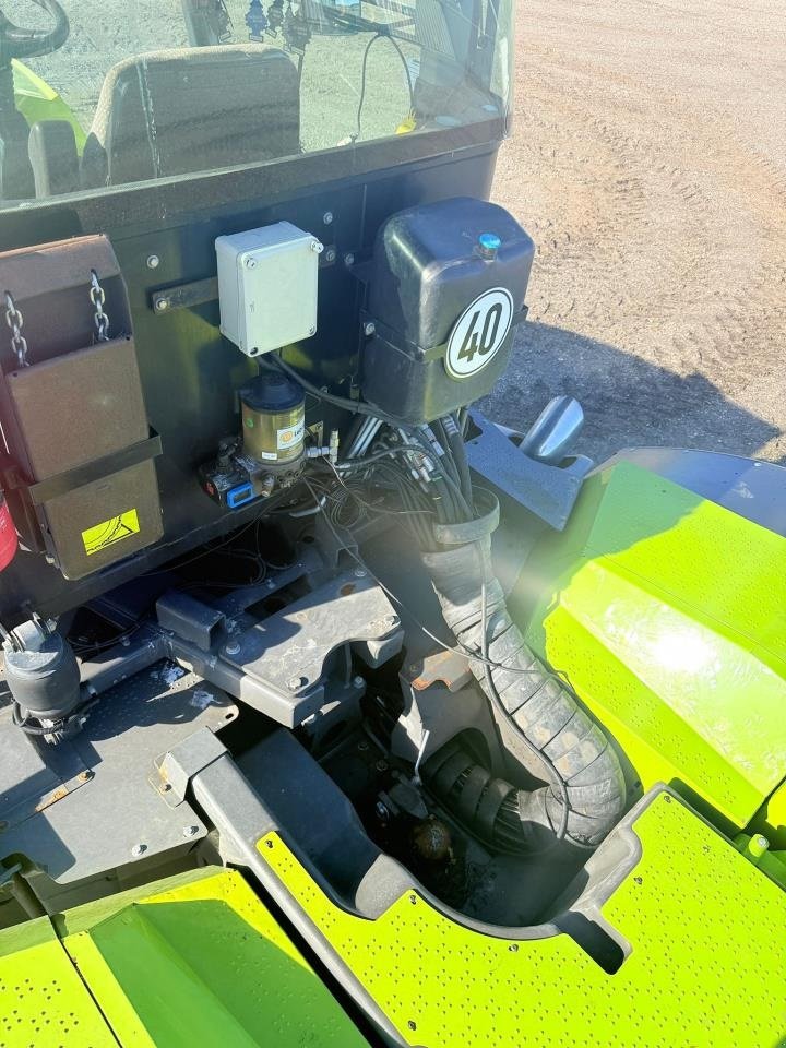 Traktor du type CLAAS CLAAS XERION 4500, Gebrauchtmaschine en Brønderslev (Photo 17)