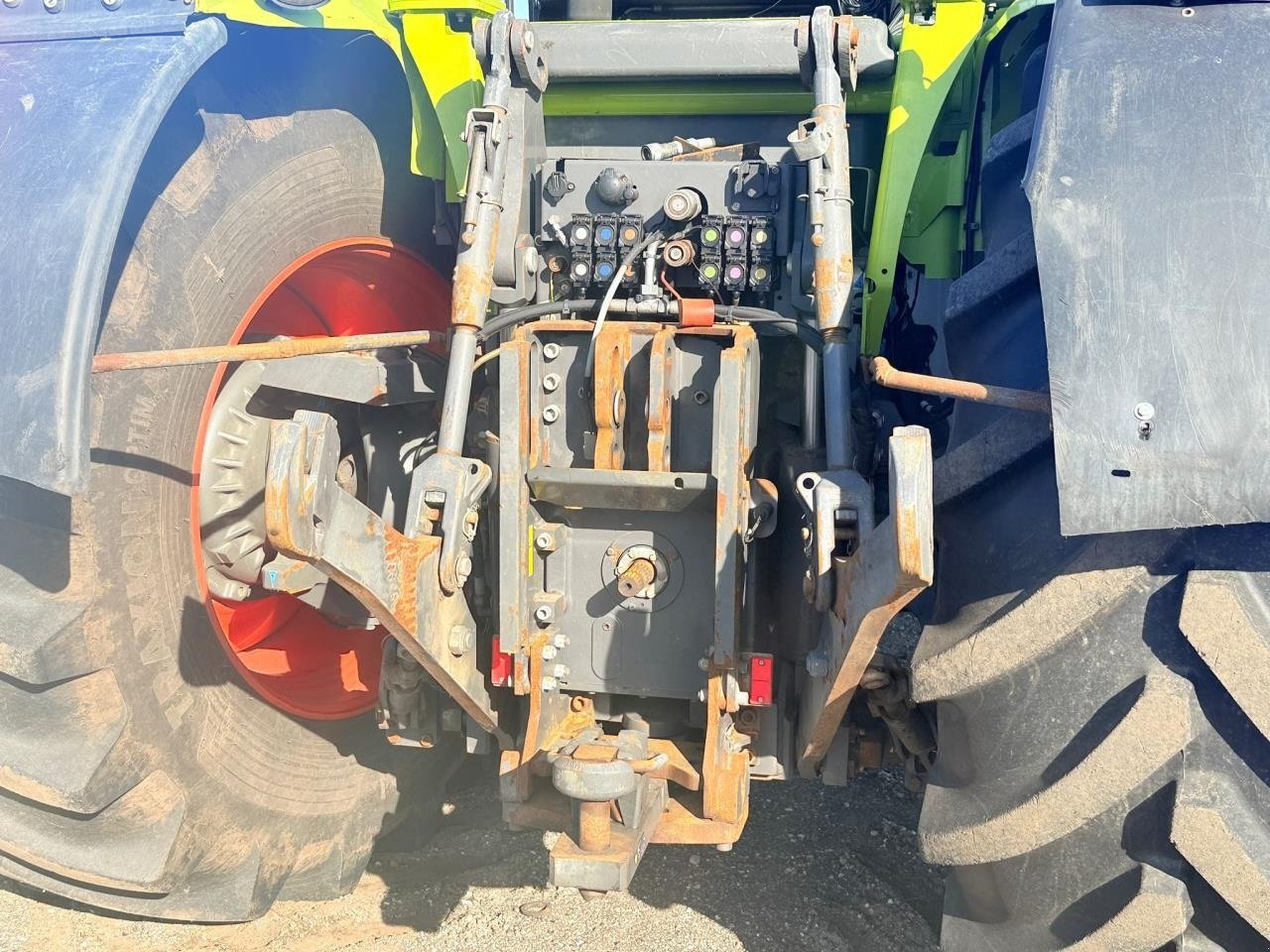 Traktor du type CLAAS CLAAS XERION 4500, Gebrauchtmaschine en Brønderslev (Photo 10)