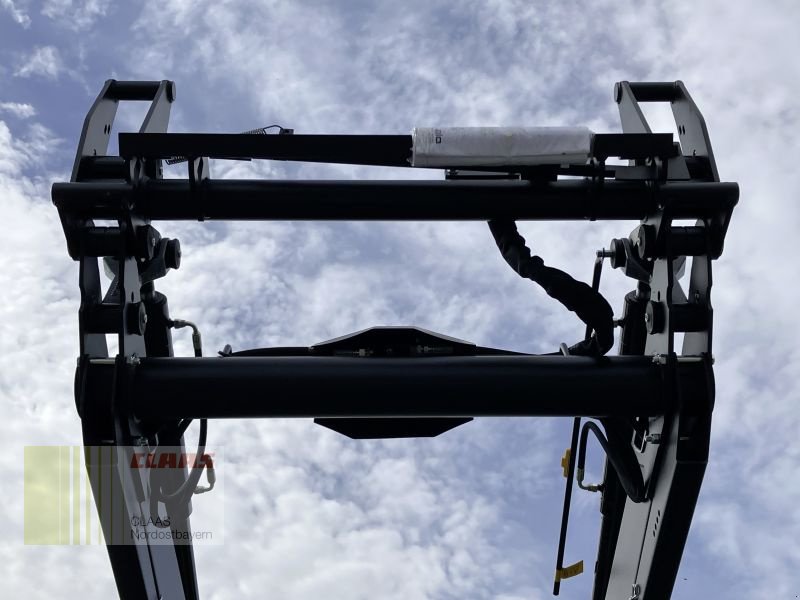 Traktor des Typs CLAAS ELIOS 210 + ALÖ X3S *CNOB*, Neumaschine in Moosbach (Bild 16)