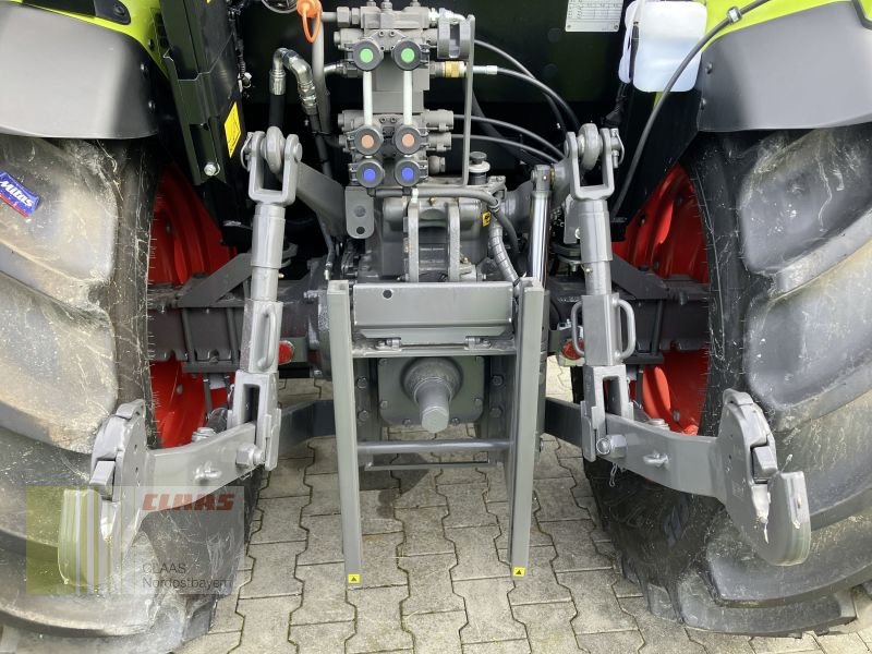 Traktor des Typs CLAAS ELIOS 210 + ALÖ X3S *CNOB*, Neumaschine in Moosbach (Bild 8)