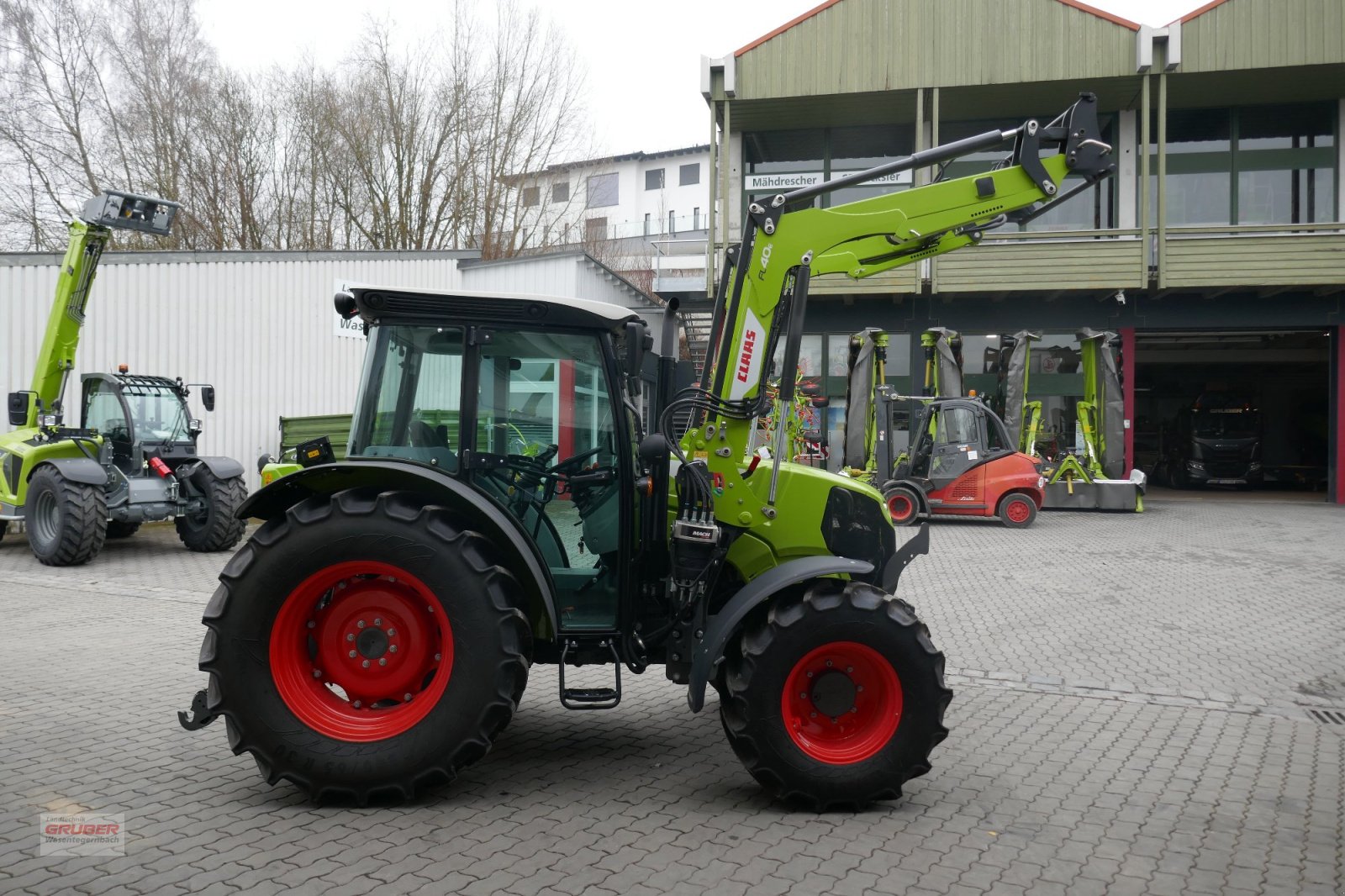 Traktor des Typs CLAAS Elios 210 C, Neumaschine in Dorfen (Bild 3)