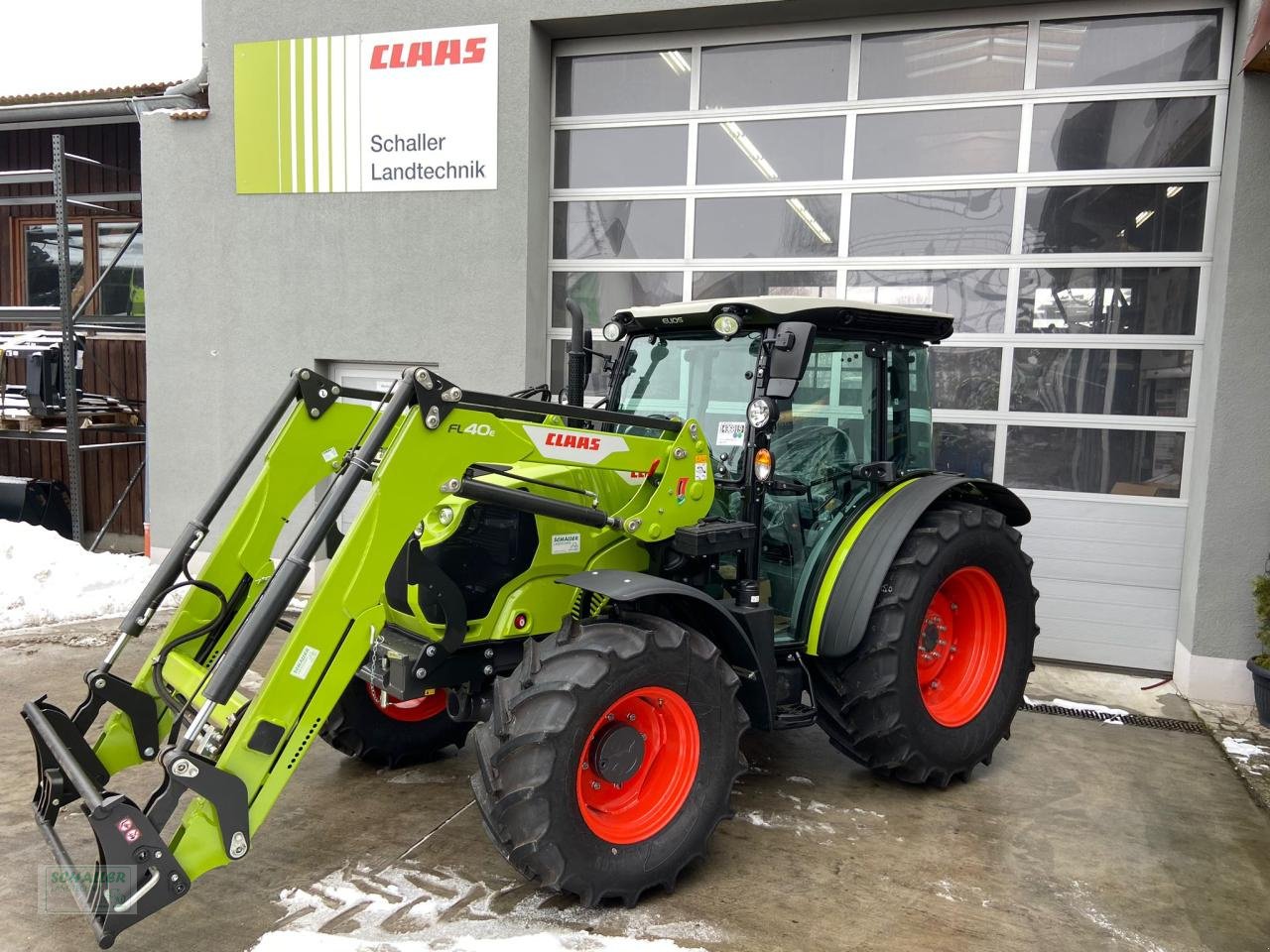 Traktor van het type CLAAS ELIOS 210 Classic mit Frontlader FL60e, Beifahrersitz optional, Neumaschine in Geiselhöring (Foto 3)