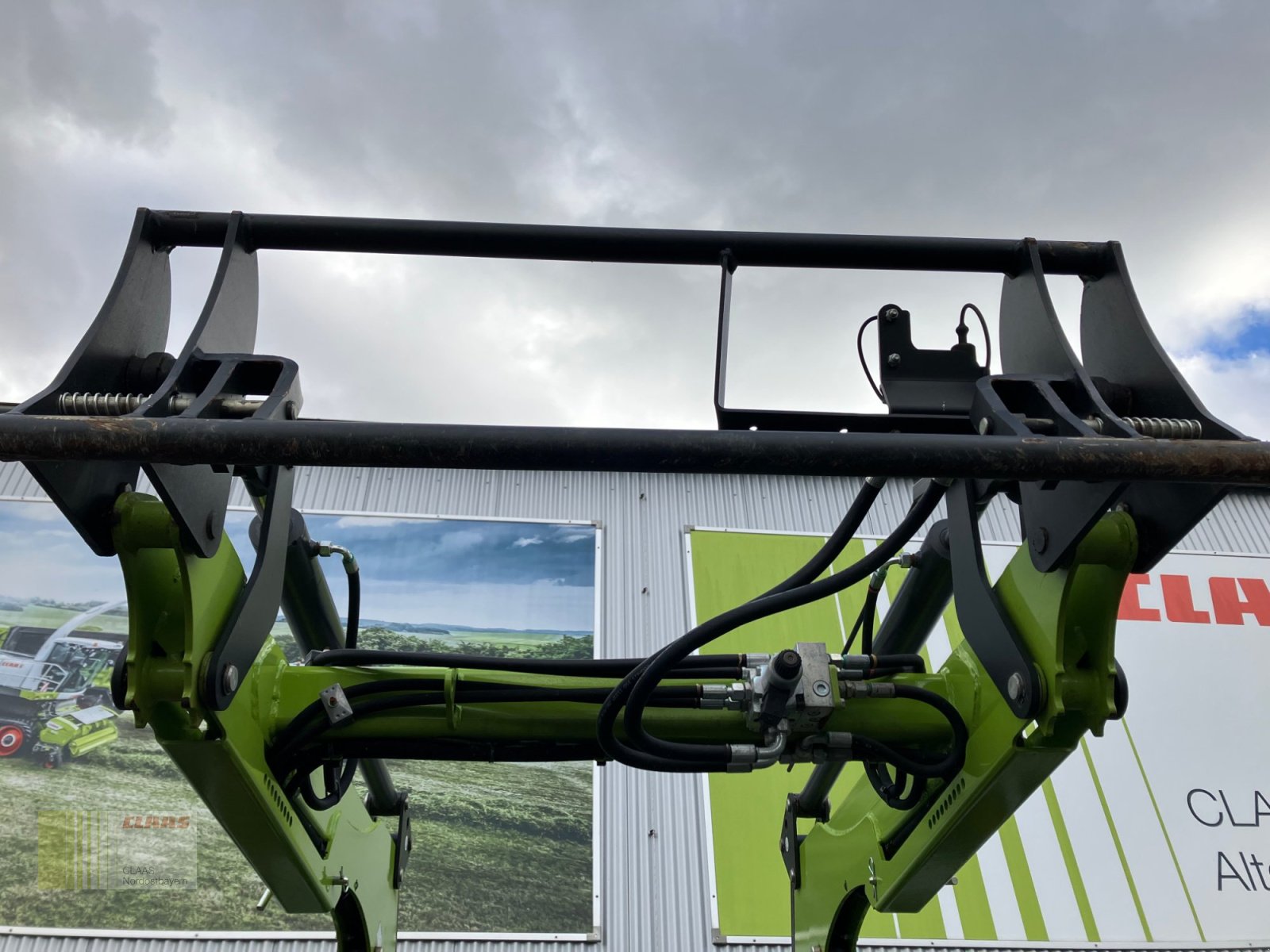 Traktor des Typs CLAAS Elios 210 + FL 40 E + Klima + Druckluft, Gebrauchtmaschine in Altenstadt a.d. Waldnaab (Bild 12)