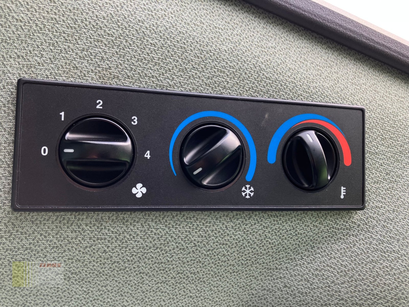 Traktor des Typs CLAAS Elios 210 + FL 40 E + Klima + Druckluft, Gebrauchtmaschine in Altenstadt a.d. Waldnaab (Bild 25)