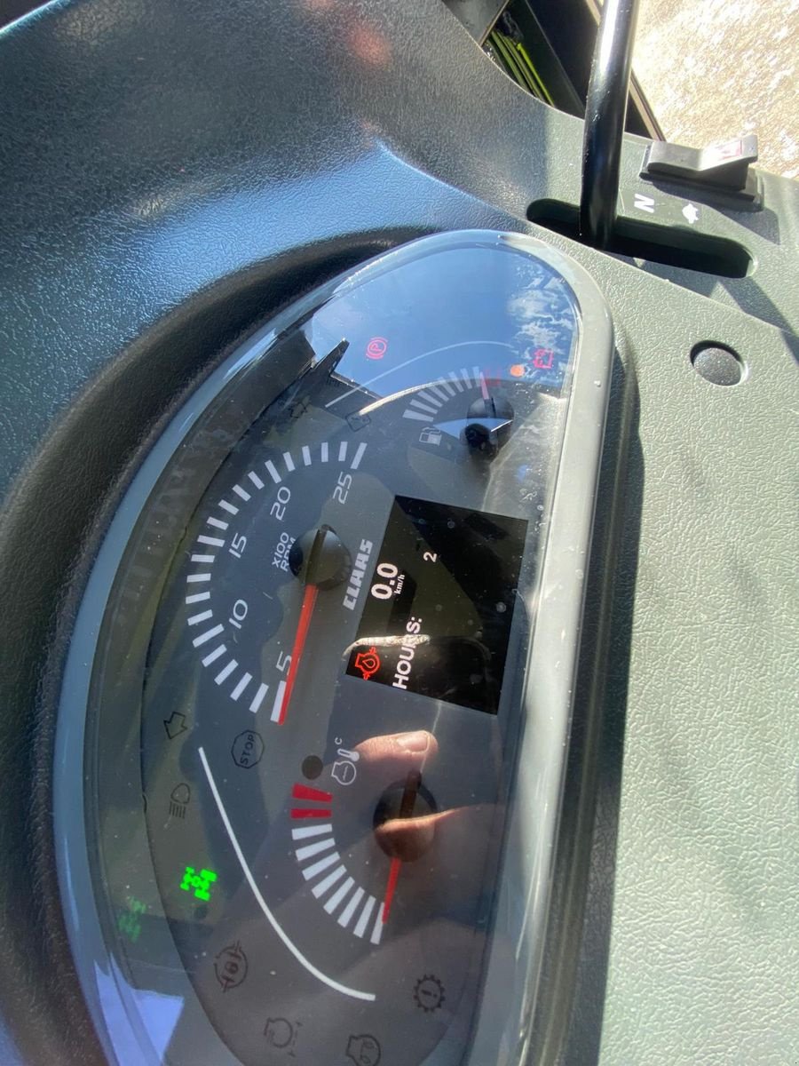 Traktor des Typs CLAAS Elios 210 (Kabine ohne Glasdach), Neumaschine in Pischelsdorf am Engelbach (Bild 13)