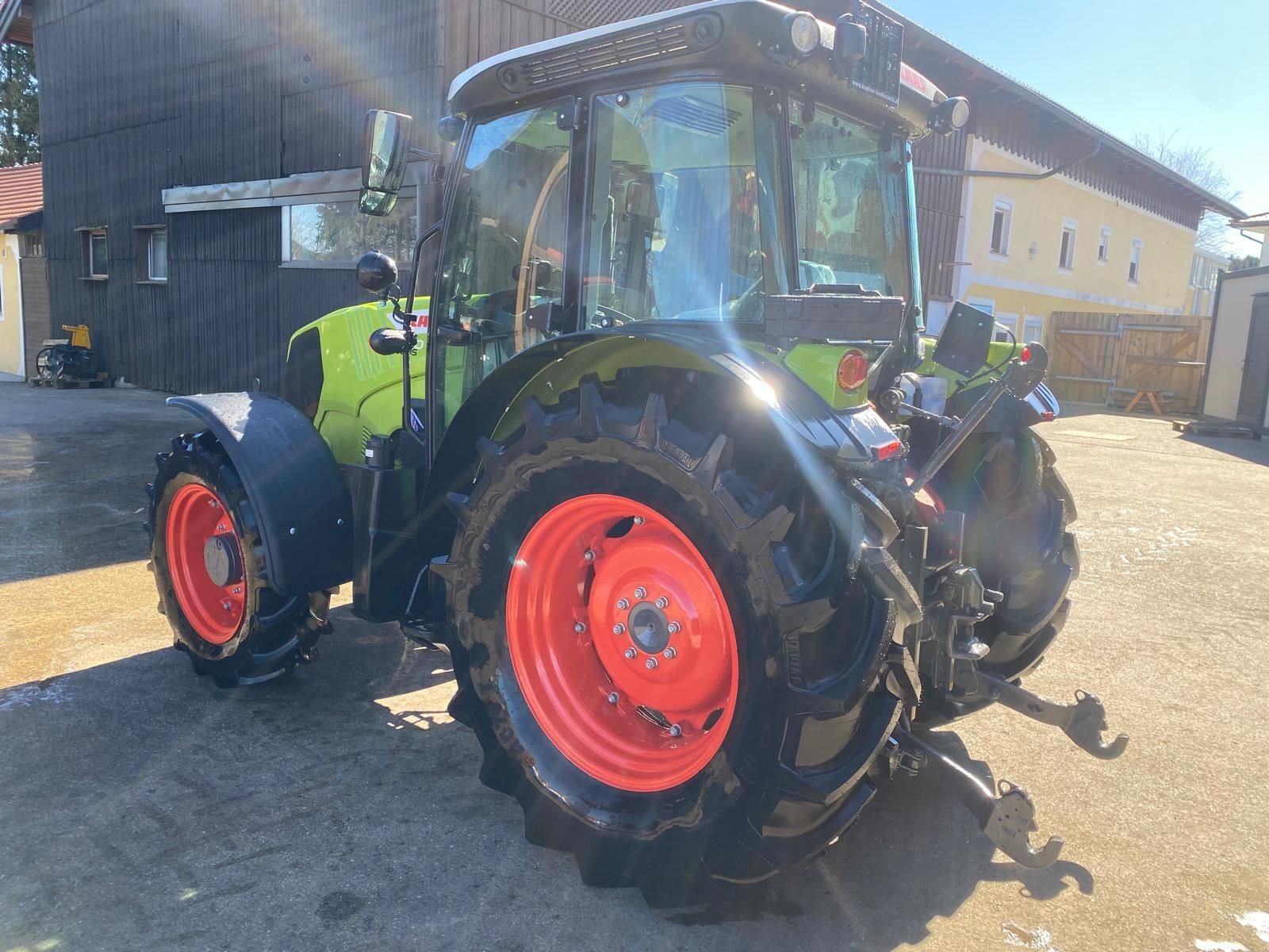 Traktor des Typs CLAAS Elios 210 (Kabine ohne Glasdach), Neumaschine in Pischelsdorf am Engelbach (Bild 3)