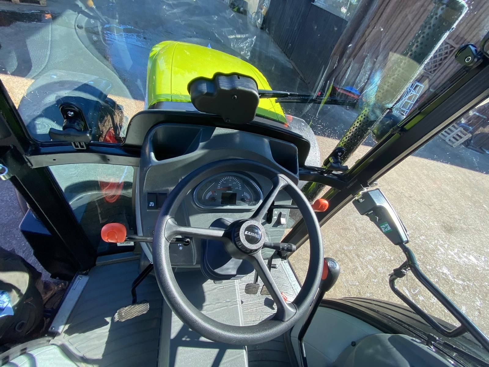 Traktor des Typs CLAAS Elios 210 (Kabine ohne Glasdach), Neumaschine in Pischelsdorf am Engelbach (Bild 8)