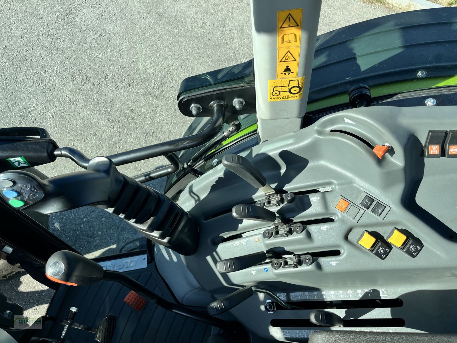 Traktor a típus CLAAS ELIOS 210 / LASTSCHALT (gebrauchter ELIOS 200), Gebrauchtmaschine ekkor: Kematen (Kép 19)