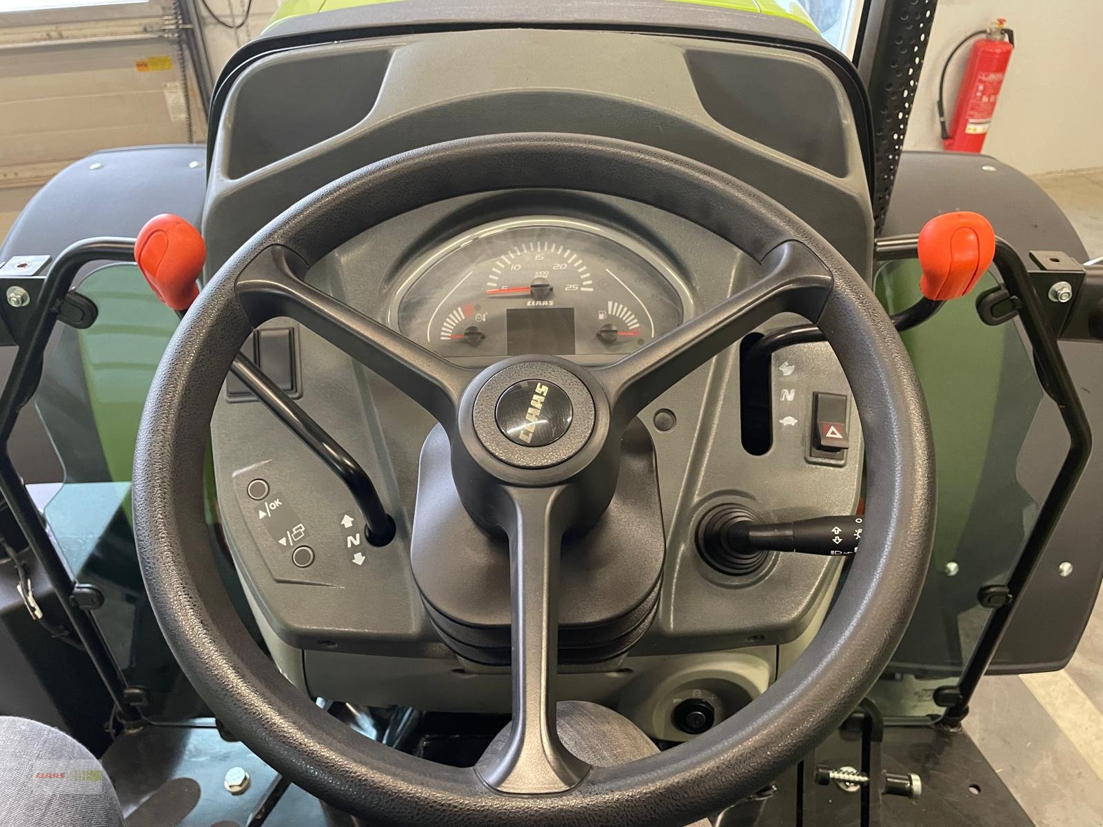 Traktor типа CLAAS Elios 210 Plattform PREISREDUZIERT, Gebrauchtmaschine в Langenau (Фотография 7)