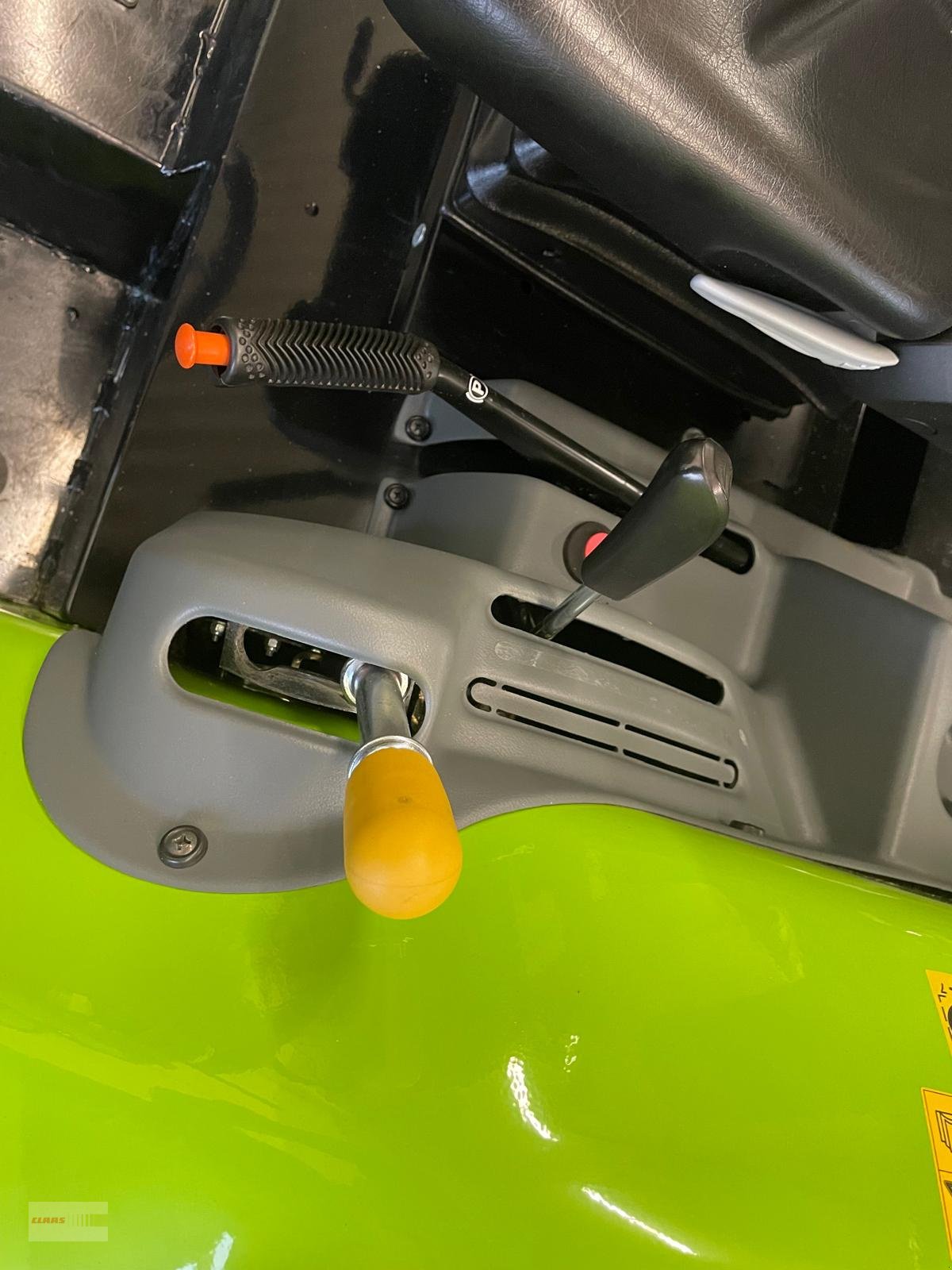 Traktor типа CLAAS Elios 210 Plattform PREISREDUZIERT, Gebrauchtmaschine в Langenau (Фотография 8)