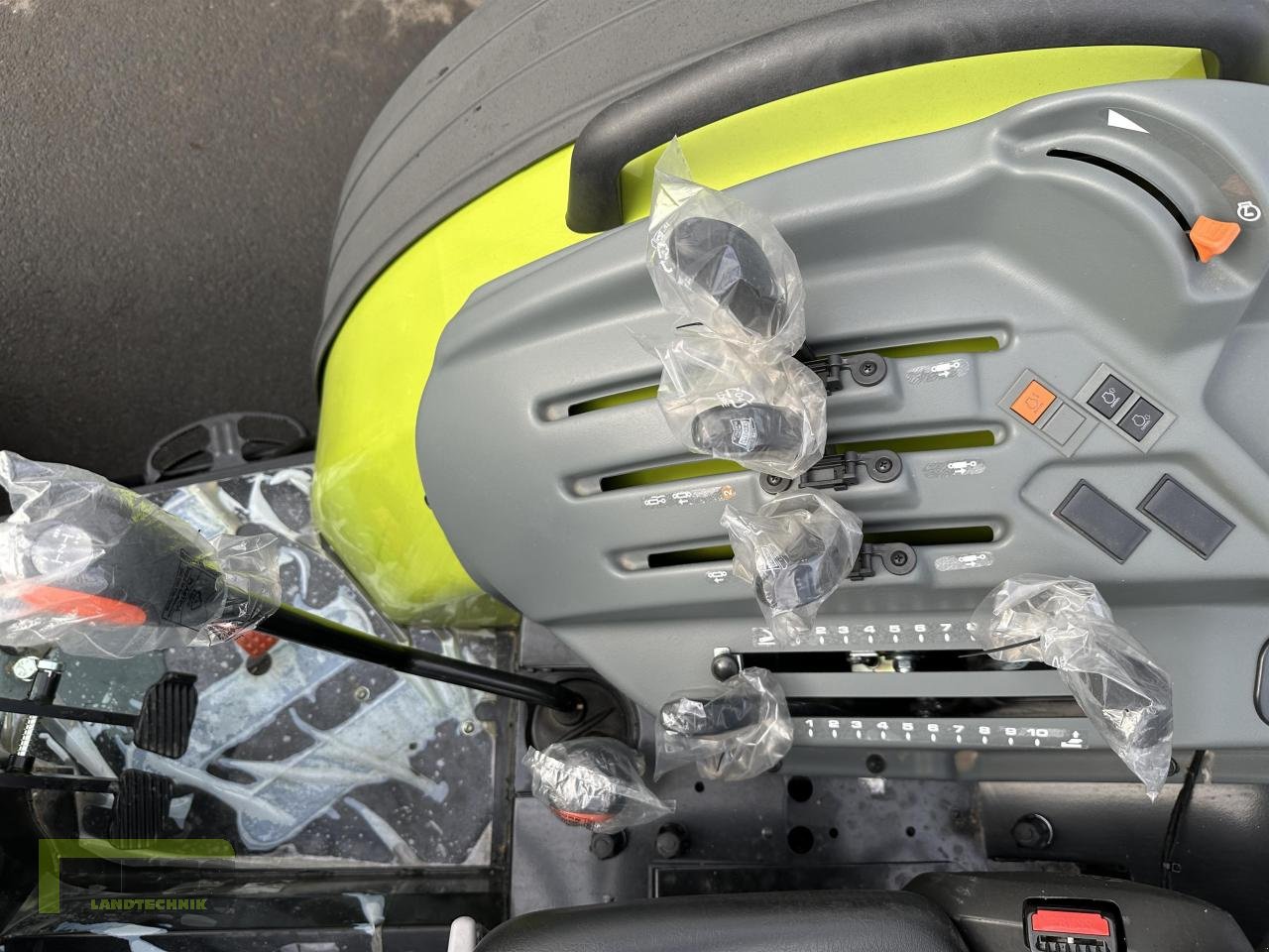 Traktor του τύπου CLAAS ELIOS 210 Plattform, Neumaschine σε Homberg/Ohm - Maulbach (Φωτογραφία 5)